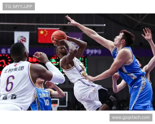 上汽集团与延边北国马布里激战正酣谁将赢得这场篮球盛宴 上汽集团与延边北国马布里激战正酣谁将赢得这场篮球盛宴