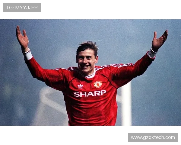 库尔图瓦:从守门员到传奇的蜕变与足球生涯的辉煌历程 库尔图瓦:从守门员到传奇的蜕变与足球生涯的辉煌历程